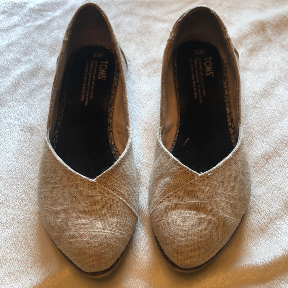 Good condition Toms Jutti Neat Suede Flat